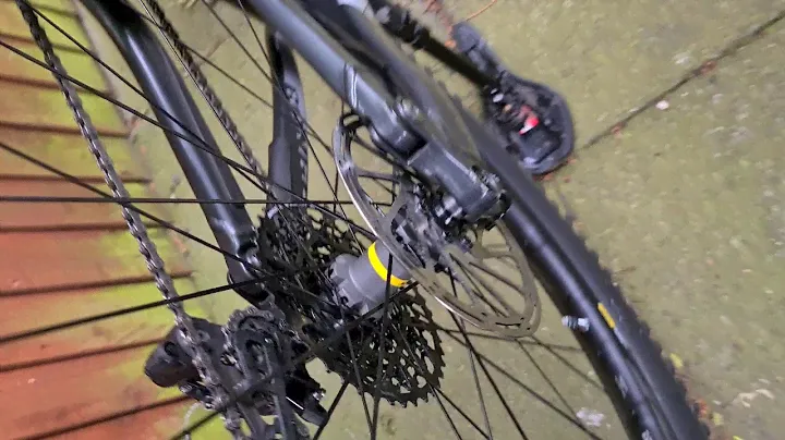 Mavic Deemax elite (sound)