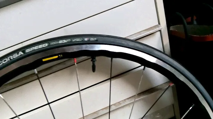 Vittoria Corsa Speed ​​Tubeless 23c на ободе Open Pro Mavic UST