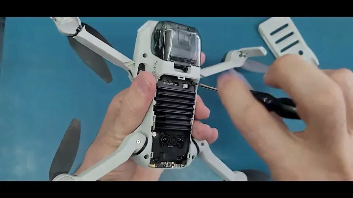 How to replace the right front arm on DJI  MINI 2 step by step.
